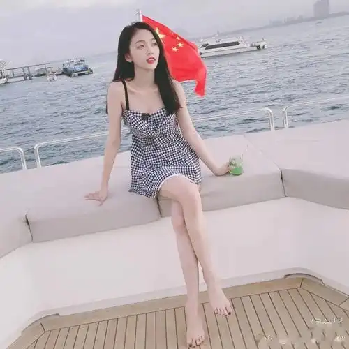 高考刚结束,吴宣仪把自己的名字改成了背题