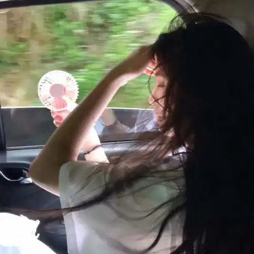 不露脸的女生头像无爱者永远自由