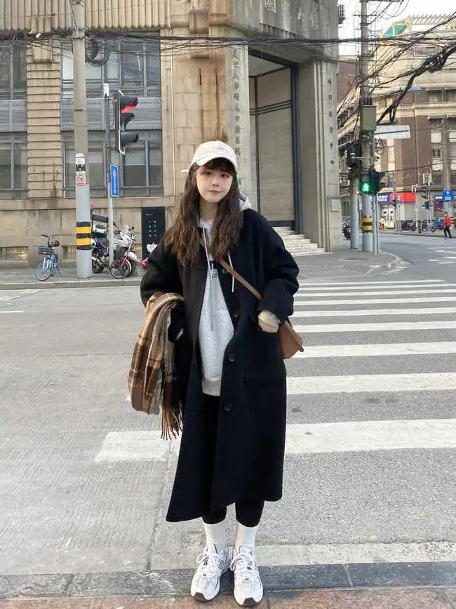 是时候来条鲨鱼裤了用它搭配这四件单品遮肉显瘦,特别显腿长