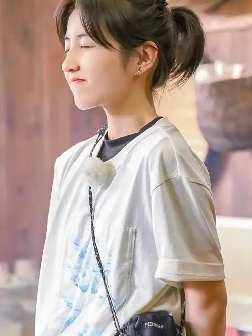 红毯比美直角肩稳赢古装造型斜肩显气质,女星肩部较量也有玄机