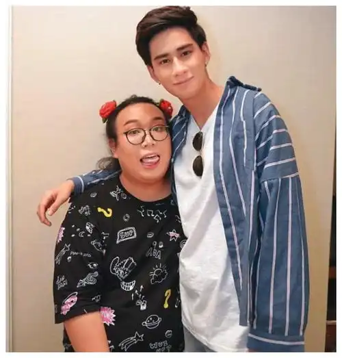 泰国男网红头像