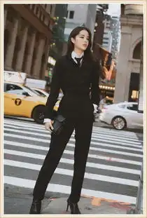 欧阳娜娜终于重拾少女心穿粉卫衣少女感回归,跪求别再放飞自我