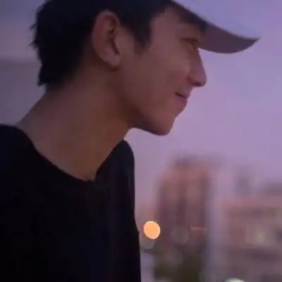 情侣头像真人一对两张不稀罕你的爱不要靠近我