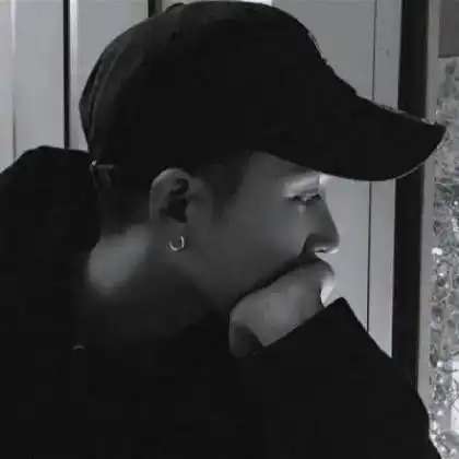 男生头像黑色系帅气冷酷