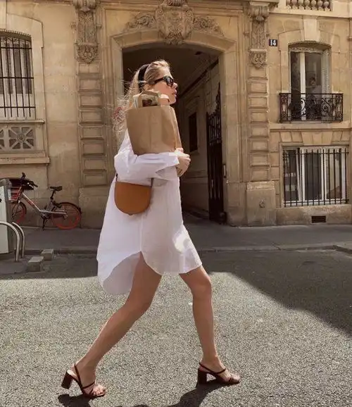 简单的色系更能营造高级感,不妨试试这几种极简配色,显贵有气质