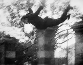 高贵而静穆的克莱因蓝