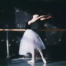 禁欲系男神舞蹈情侣头像