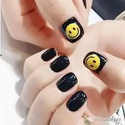 美甲图片美到窒息的春夏系列美甲配色,让指尖满满的温柔感