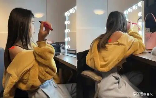 曹格11岁女儿化浓妆涂红唇画眼线表情霸气,穿黑吊带身材纤细