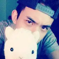 戴黑色帽子男生头像微信头像图片大全