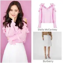 杨幂的少女感服了,粉色荷叶边配白色百褶裙,生图战斗值也满分