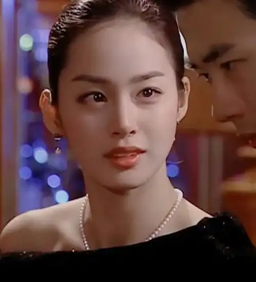 韩国美人金泰熙,刘亦菲张柏芝的结合体,弟弟因为她免受同学霸凌