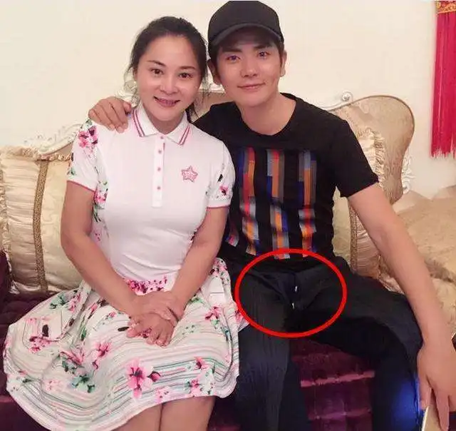 有一个明星亲戚是种啥体验沈腾表妹贼靓,郑恺和弟弟卧蚕都一样