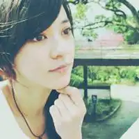 披头散发的女生图片唯美素描微信头像图片大全