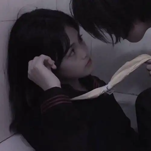 有没有一人戴一边耳机的情侣头像呀