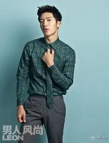 井柏然笑容治愈混搭风展时尚帅气