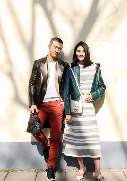 今天解析一组情侣穿搭,开春照着穿就很美