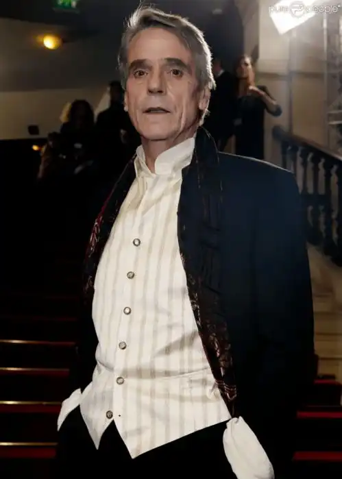 浠栨槸婃礇涓藉嬬敺涓伙紝鐣稿舰鎭嬩笓涓氭埛屼篃鏄娆茬郴涓嶈佺敺绁