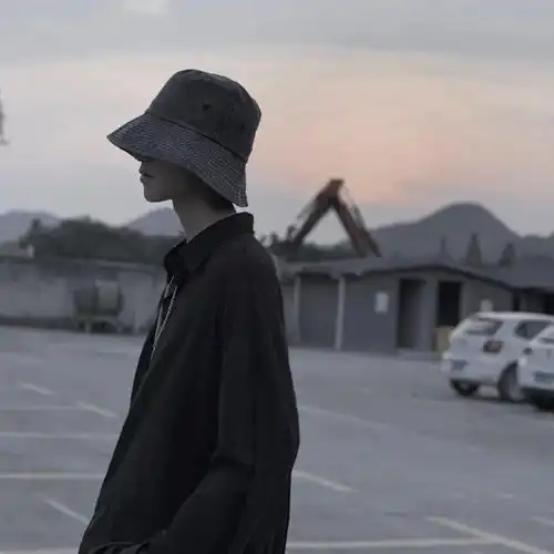 头像曾经以为是自己不够好,后来才发现是你没眼光