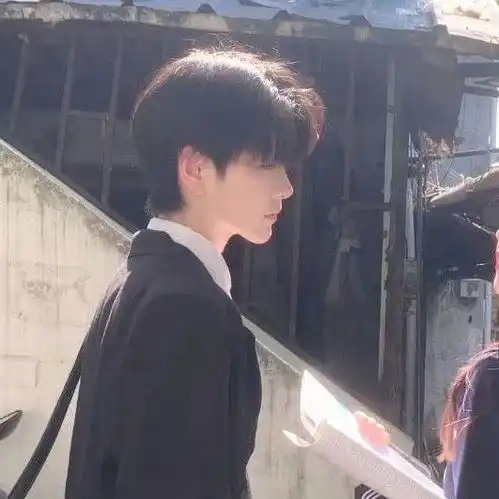 情头丨雨都停了这片天灰什么呢