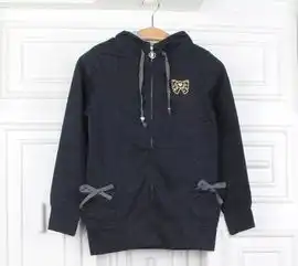 黑色系好看吗哪一件更适合女学生穿呀,嘻嘻