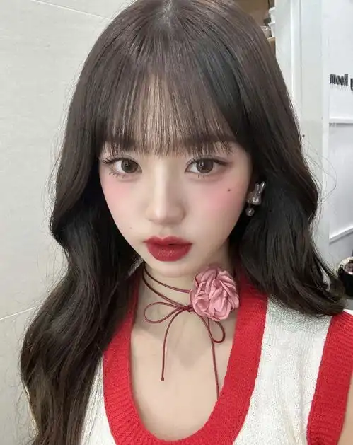 刚刚,张元英硬控我三十秒