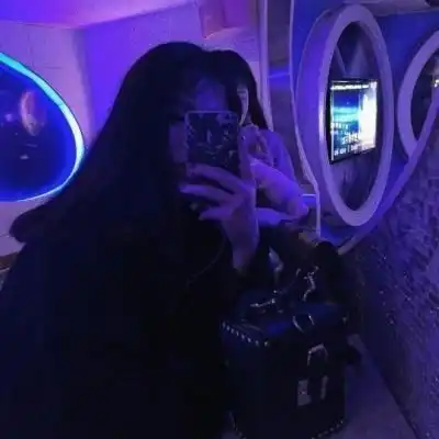 红色系列动漫头像女生紫