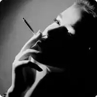 丧系头像女吸烟黑白