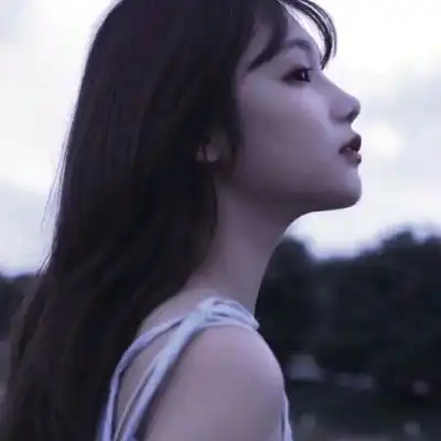 网图女生头像霸气高冷女汉子输给了装逼的萌妹子