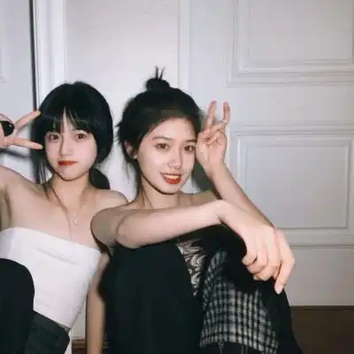 闺蜜头像ins系明明