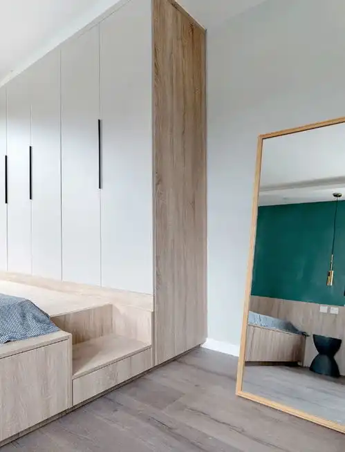 60㎡小两房收纳超强,主卧室定制榻榻米和衣柜,全屋精致小巧很实用