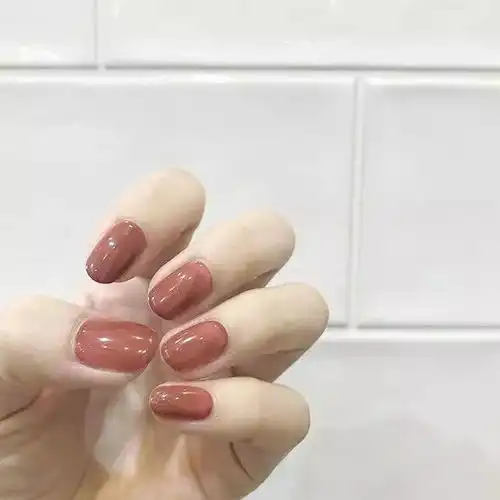 大家都爱纯色美甲