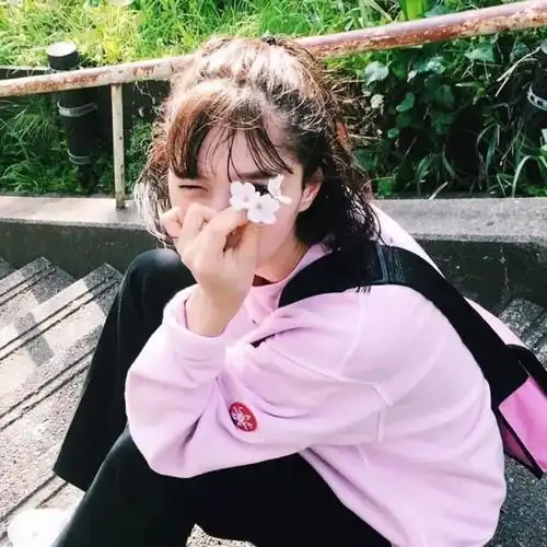 ins甜系宝藏头像我们不早不晚,刚好错过