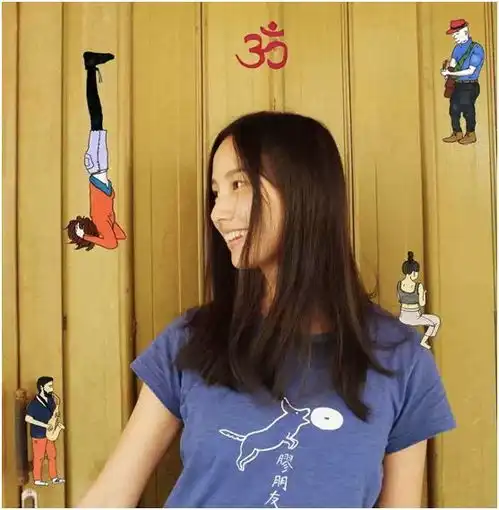 这个成都氧气美女,用画治愈南美罪犯和流浪汉,还登上了当地报纸头条