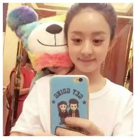 走进赵丽颖现实的家,户外有园林式花园,室内装修像童话世界