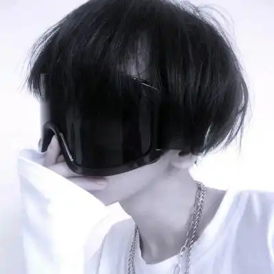 干净阳光的男生头像高清但见故人踏花返