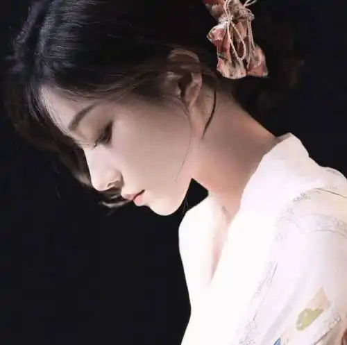 女生头像丨今晚月亮很圆