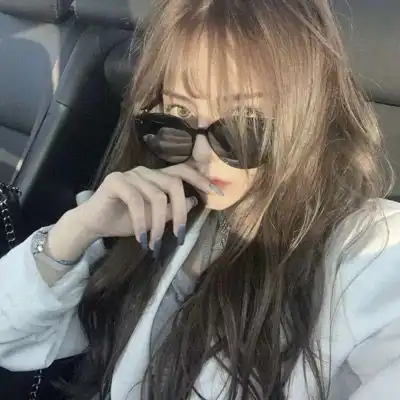 霸气侧脸高冷女头像2020网红御姐气质头像