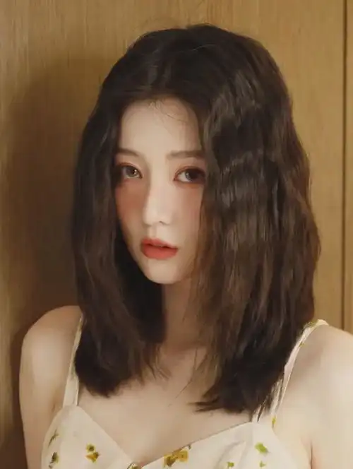 乔欣出了新妆容,有点渗人...