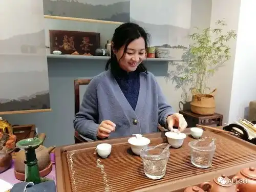 佛系生活分享普洱茶品鉴与抖音直播教学