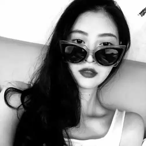 高冷女生头像黑色系动漫