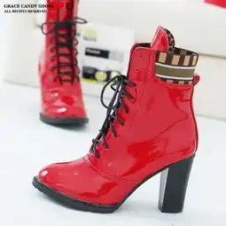 红色漆皮高跟短靴红色连衣裙可以这么搭吗如果不行,请给出分别的搭配