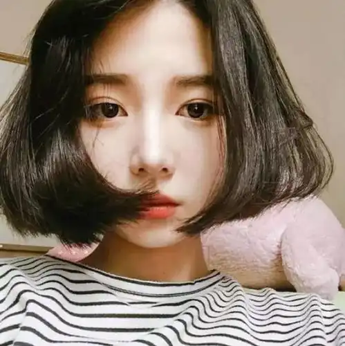 大脸妹子有救了,换个发型秒变小脸