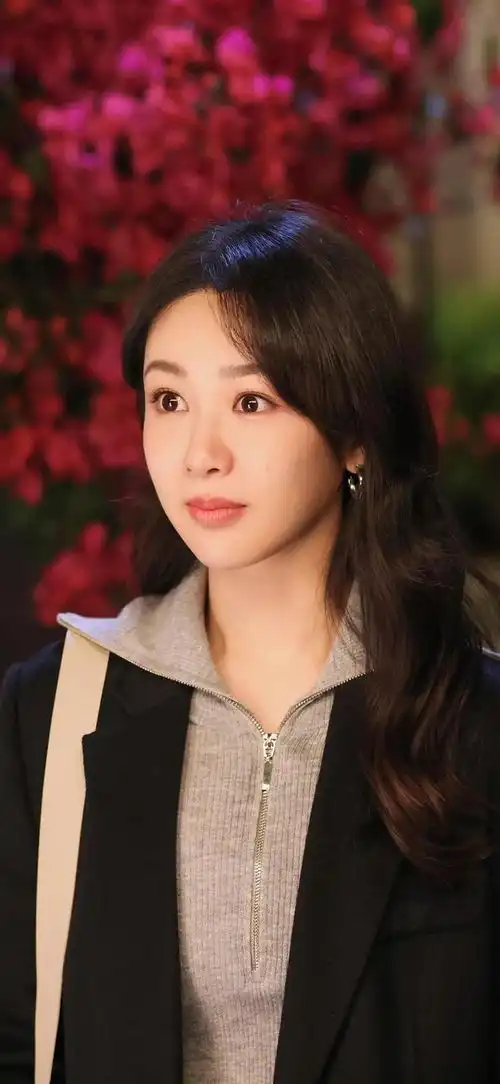 美女壁纸第2509期杨紫