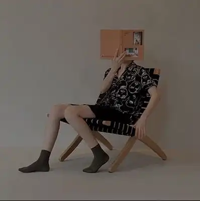 90后女生28岁辞职创业把家打造成禁欲系美宅