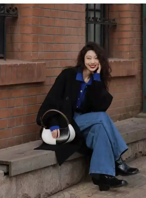 黑色短靴搭配什么衣服好看