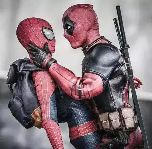 当死侍遇上其他超级英雄,与蜘蛛侠合体,还调戏蝙蝠侠