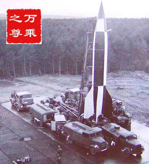 从一组很少见近距的照片,看v2导弹系统有多复杂