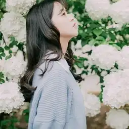 求一张和这个相对的情侣头像