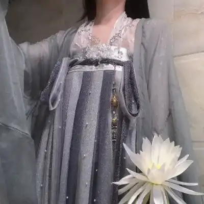 温柔古风部位女头迈向光明之路注定荆棘丛生